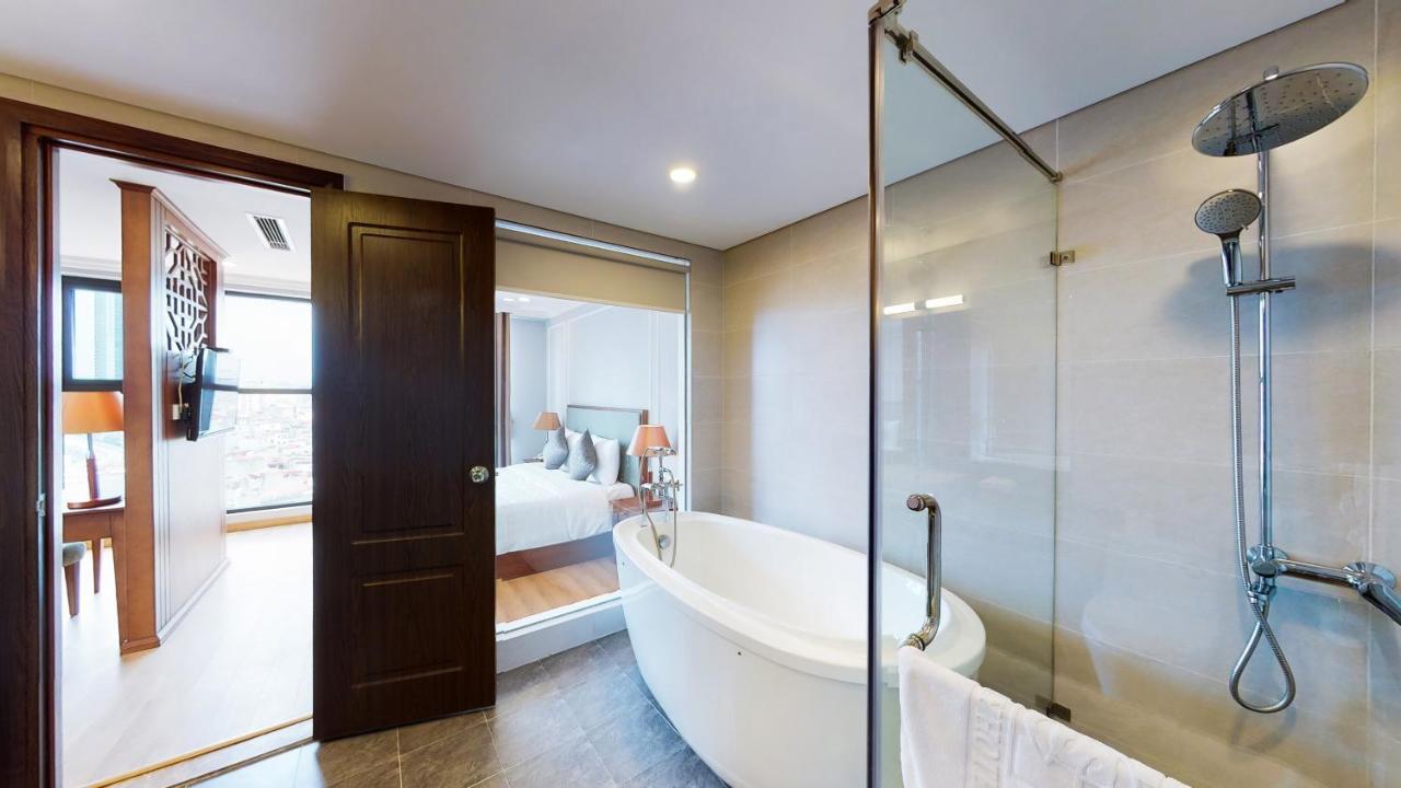 Cau Giay Hotel - By Bay Luxury Hanoj Exteriér fotografie