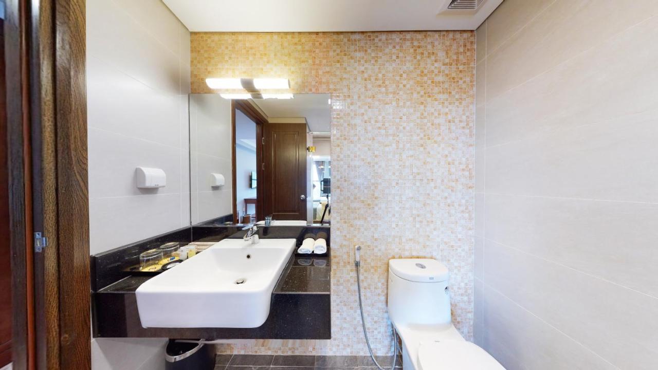Cau Giay Hotel - By Bay Luxury Hanoj Exteriér fotografie