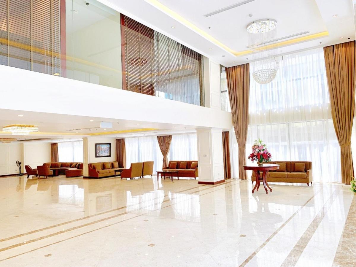 Cau Giay Hotel - By Bay Luxury Hanoj Exteriér fotografie